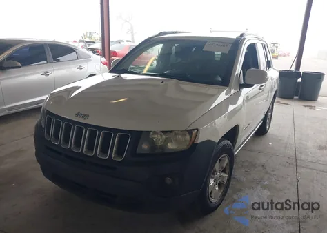 2016 Jeep Compass Latitude z USA, uszkodzony, nr VIN 1C4NJCEA9GD666721